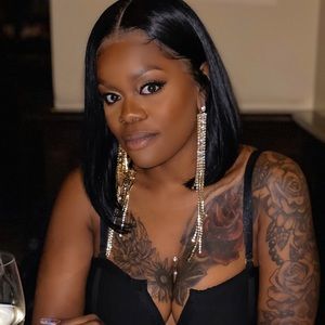 Meet your Posher, Dana